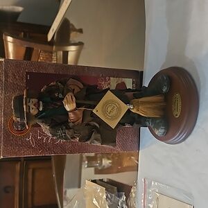 Emmett Kelly Jr. Real Rags Collection Sweeping Up 2 Includes Base&Original Box